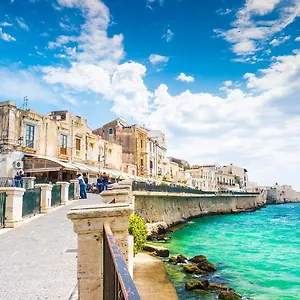 https://al-blu-ortigia-apartments.sicilyhotelsitaly.net